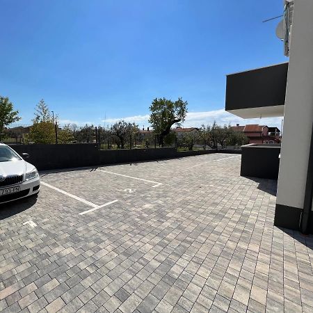 Apartment Sunrise With Private Parking Pula Exterior foto